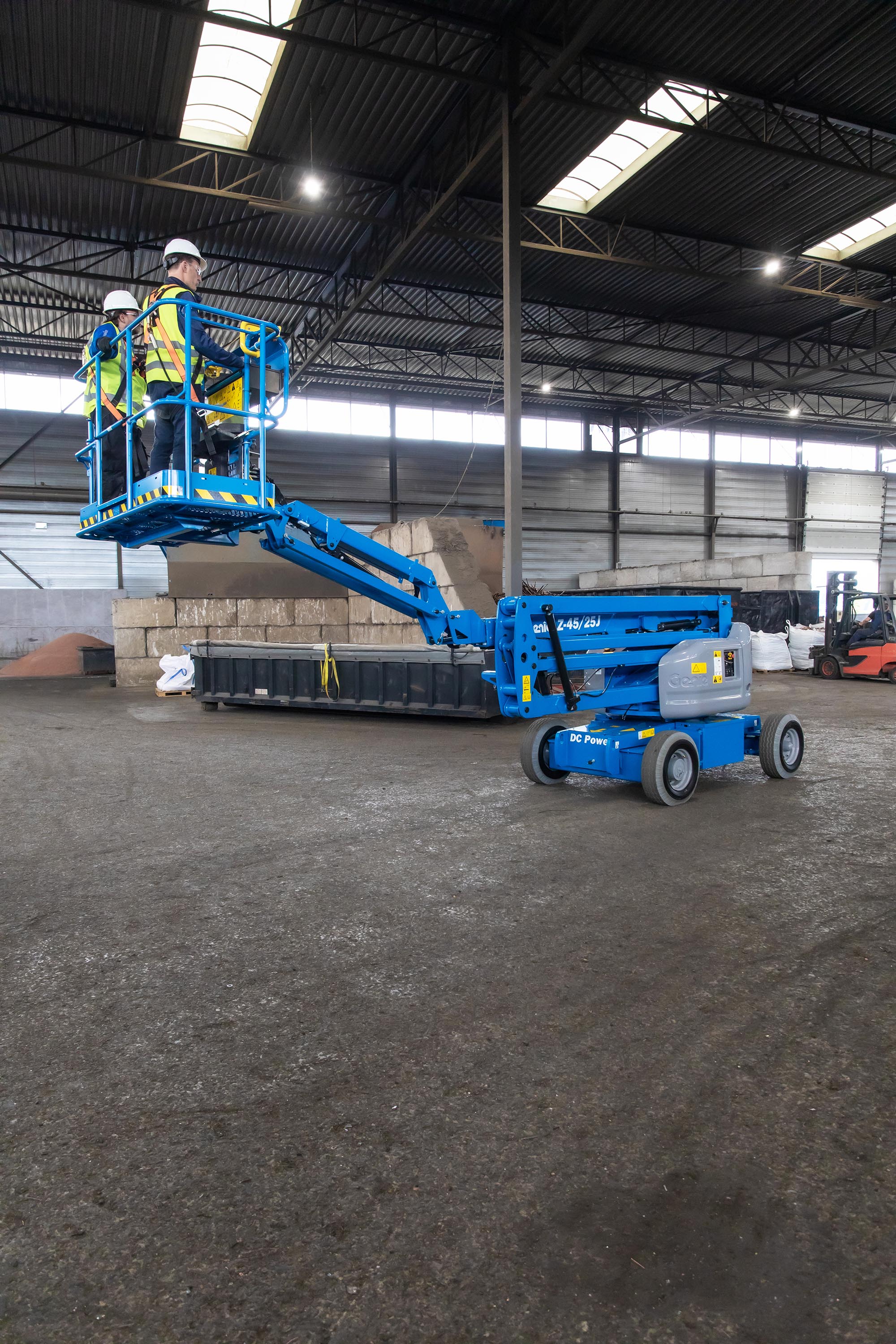 Articulated Boom Lift